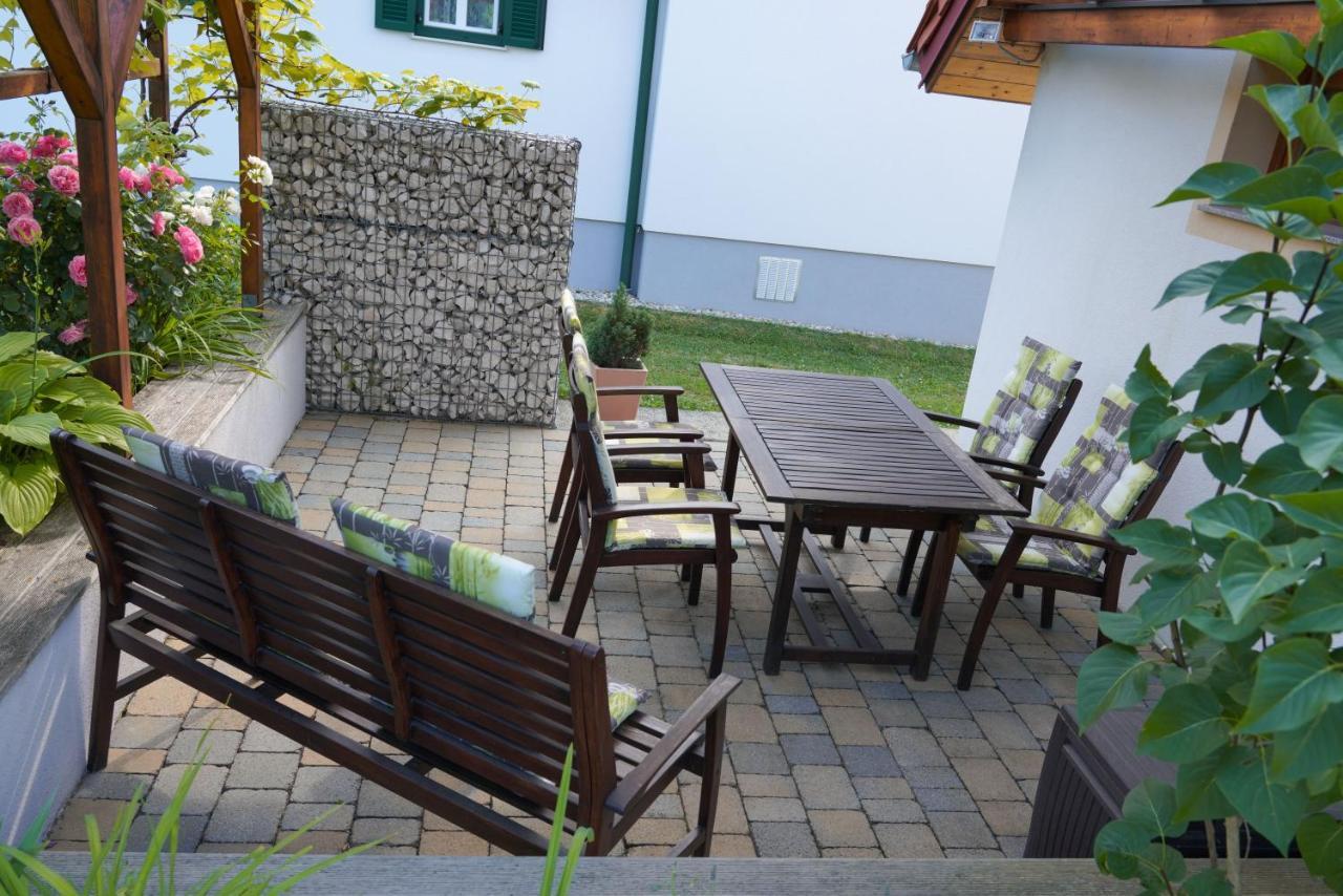 Kellerstoeckl Weinberg Villa Eisenberg an der Pinka Buitenkant foto